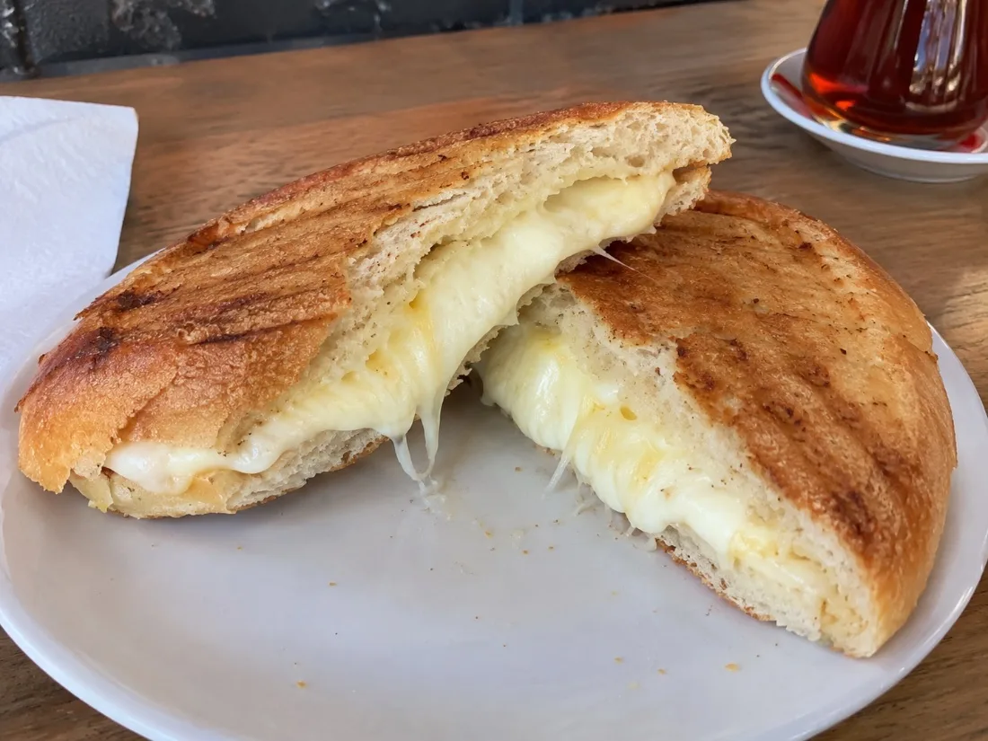 Kaşarlı tost